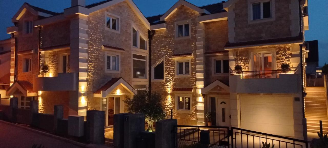 42° North Apartments Tivat Exteriör bild