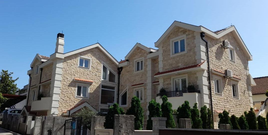 42° North Apartments Tivat Exteriör bild